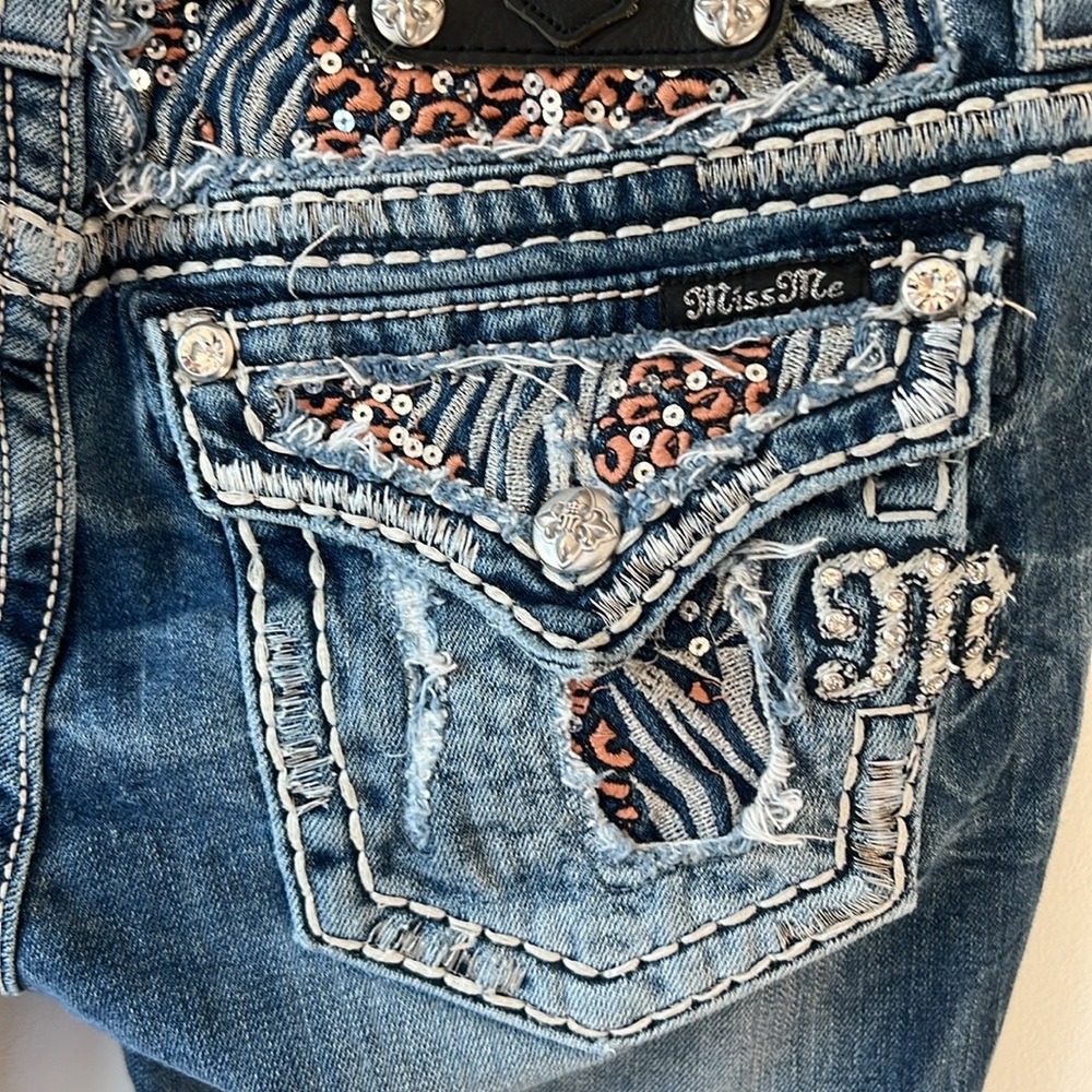 Miss Me Signature-Rise Boot Cut Jeans - Picture 9 of 14